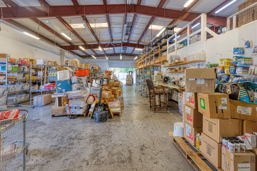 More Photos Of 5521 Blanding Blvd, Jacksonville Warehouse For Sale