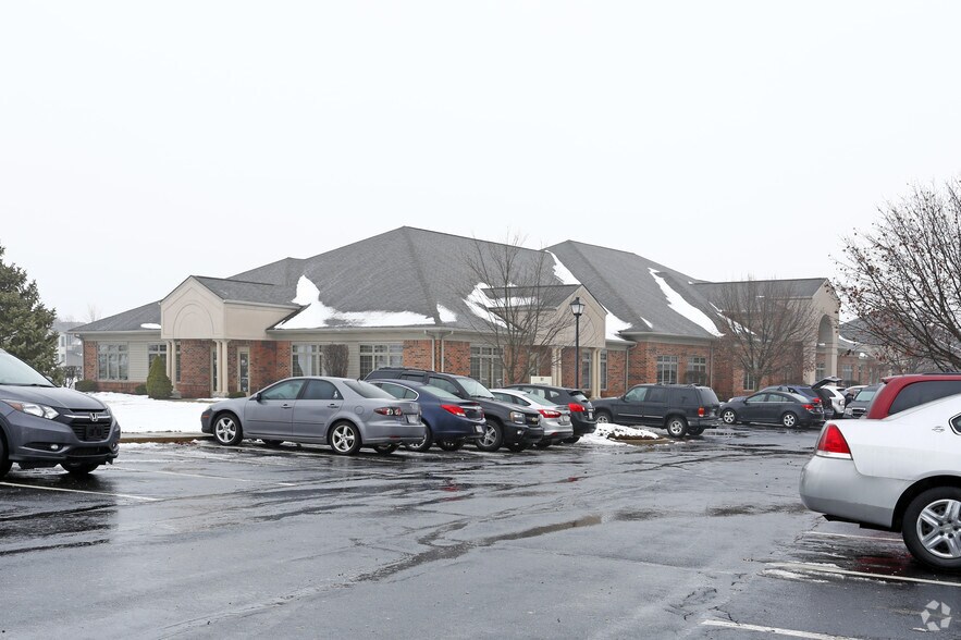 Primary Photo Of 901 Chestnut Hills Pky, Fort Wayne Office For Lease