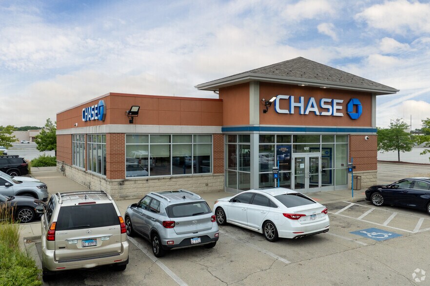 More Photos Of 16767 Torrence Ave, Lansing Freestanding For Sale