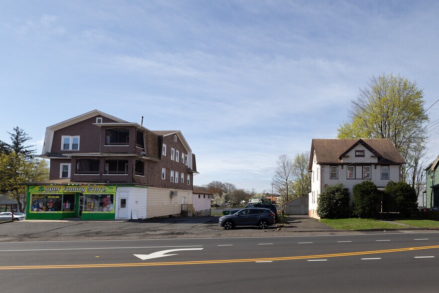 More Photos Of 584 W Main St, Meriden Storefront Retail Residential For Sale