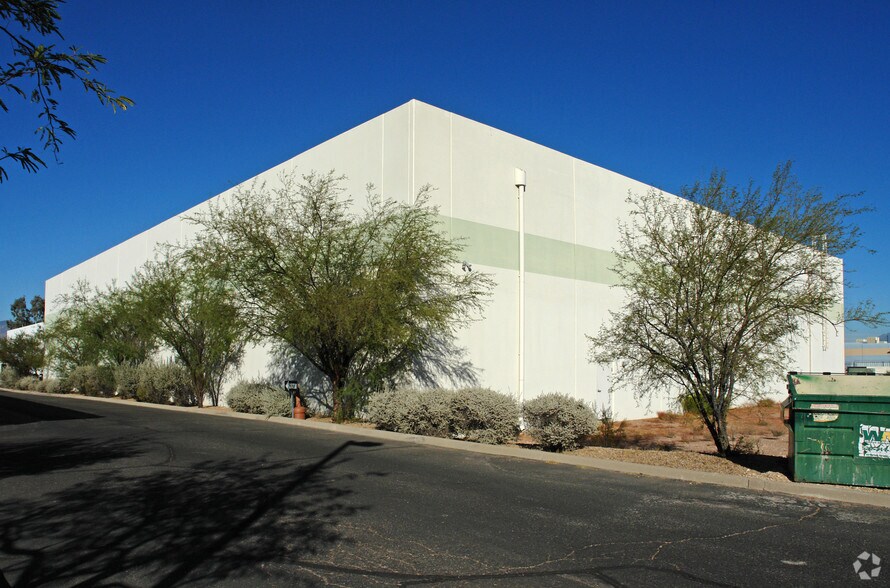 More Photos Of 4771 S Overland Dr, Tucson Warehouse For Sale