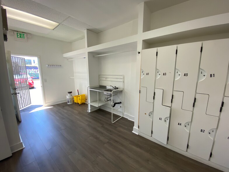 More Photos Of 7368-7374 Melrose Ave, Los Angeles Storefront For Lease