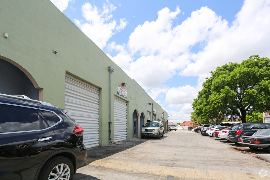 More Photos Of 9180 NW 119th St, Hialeah Warehouse For Sale