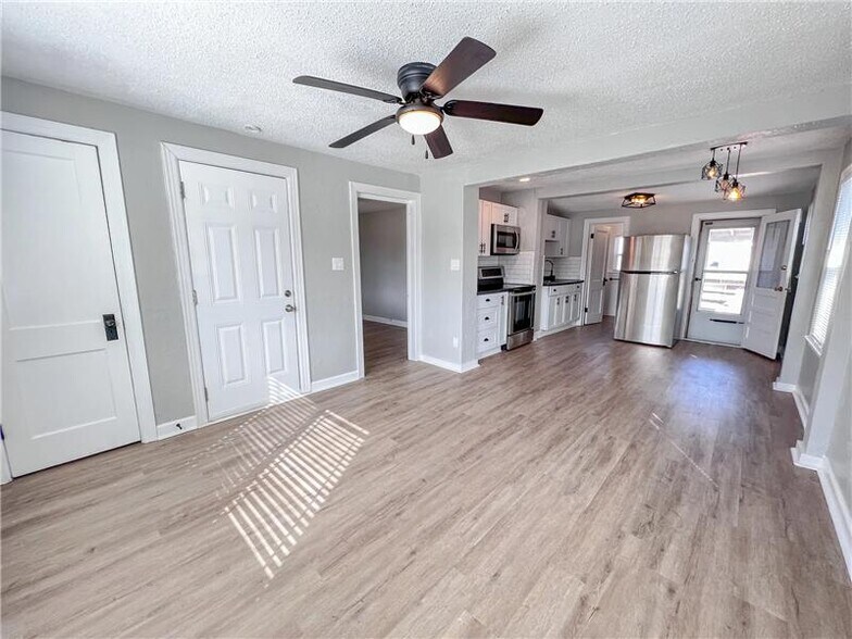 More Photos Of 844 Washington Blvd, Kansas City Apartments For Sale