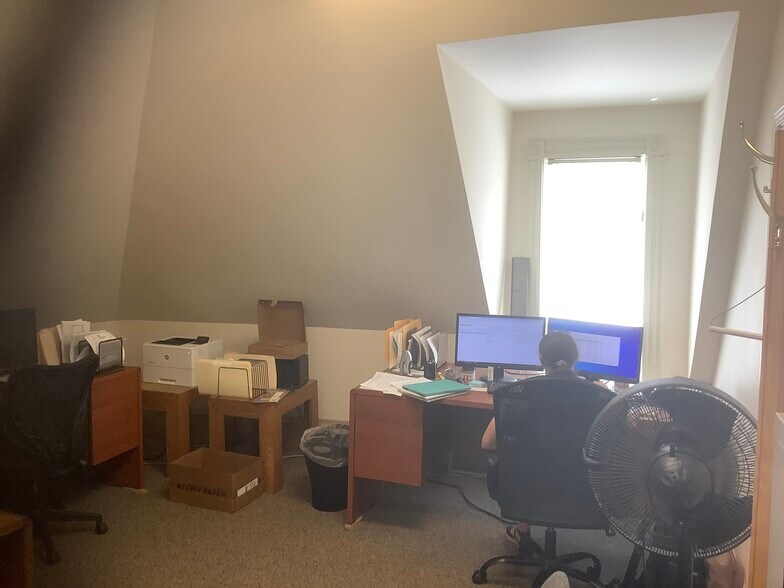 More Photos Of 1583 Beacon St, Brookline Office For Sale