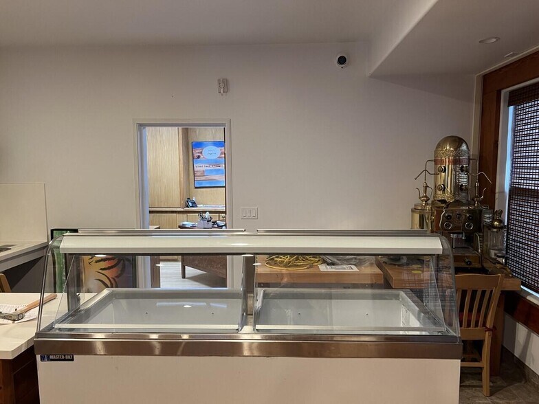 More Photos Of 281 Fernbridge Dr, Fortuna Restaurant For Sale