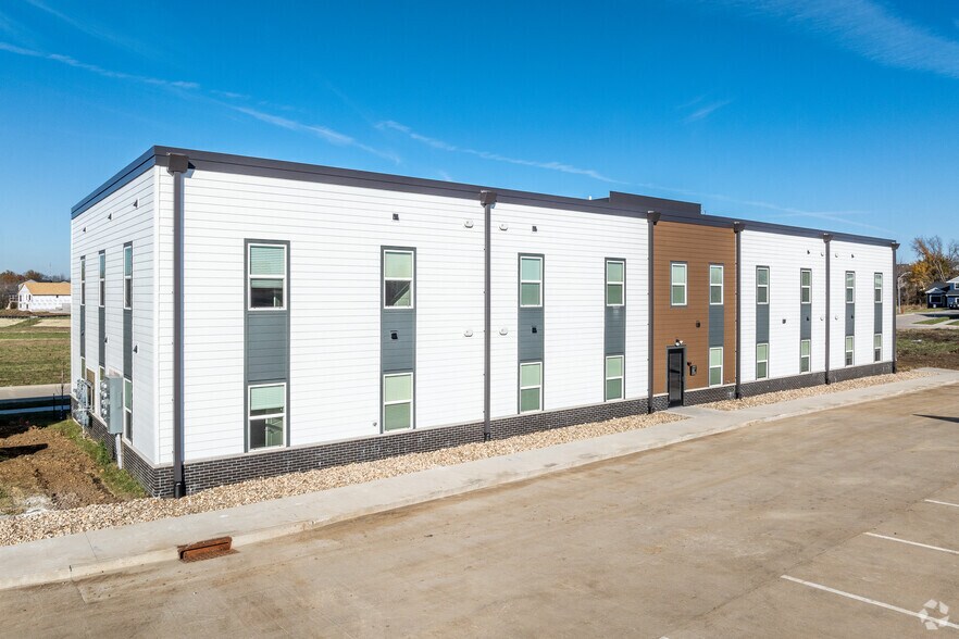 More Photos Of 3701-3761 Eastbrook Dr, Iowa City Apartments For Sale