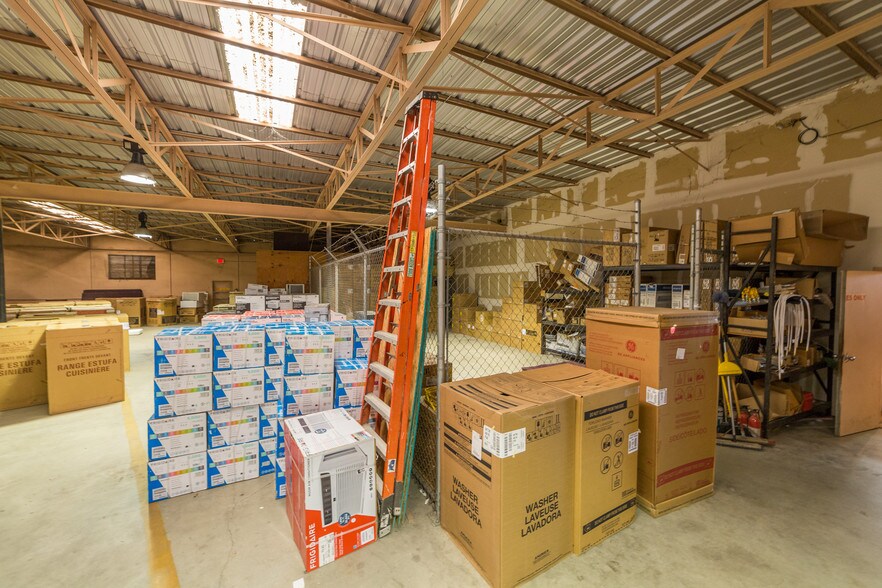 More Photos Of 13340 Leopard St, Corpus Christi Storefront For Sale