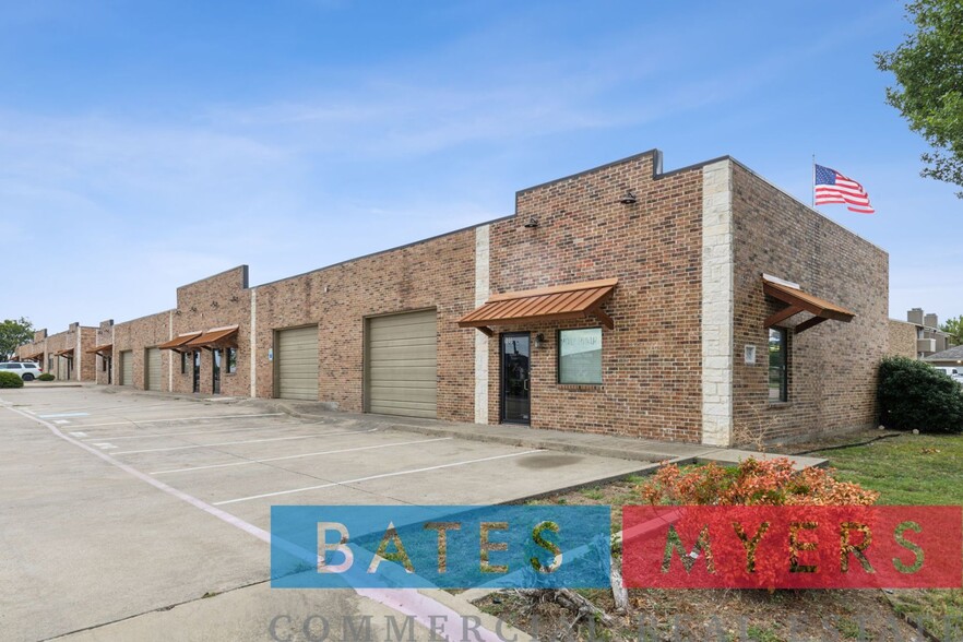 Primary Photo Of 198 Brothers Blvd, Red Oak Office For Lease