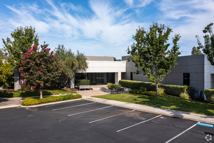 More Photos Of 380 N Bernardo Ave, Mountain View Research And Development For Lease