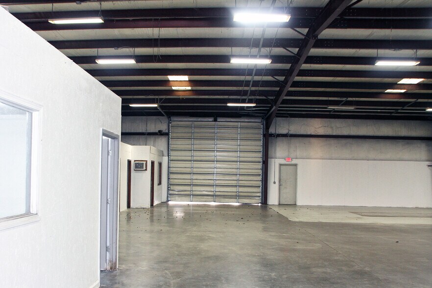 More Photos Of 1207 Butler St, Oxford Warehouse For Sale