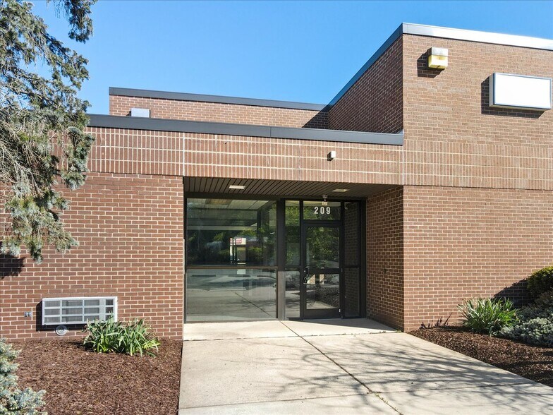 More Photos Of 209 Skyline Dr, East Stroudsburg Freestanding For Lease