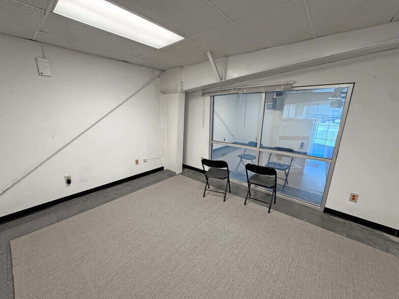 More Photos Of 220 Oneil Ct, Columbia Industrial For Sale