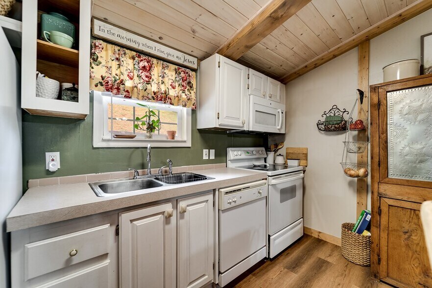 More Photos Of 270 Deyton Camp Rd, Robbinsville Marina For Sale