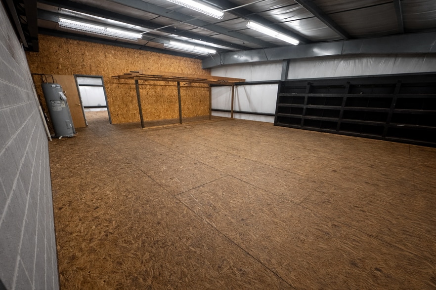 More Photos Of 376 Hope Station Rd, Weston Warehouse For Lease