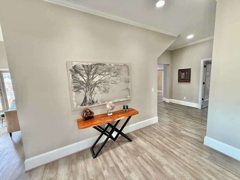 More Photos Of 204 Griffin Park Dr, Birmingham Office For Sale