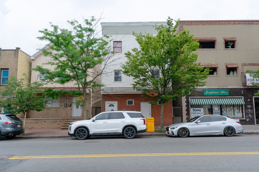 Primary Photo Of 618 Elizabeth Ave, Elizabeth Apartments For Sale