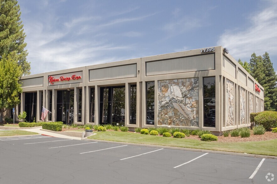More Photos Of 11395 Folsom Blvd, Rancho Cordova Showroom For Lease