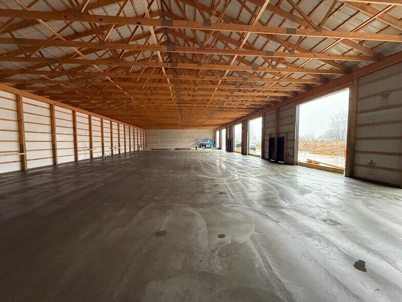 More Photos Of 1000 Enterprise Dr, Hastings Warehouse For Lease