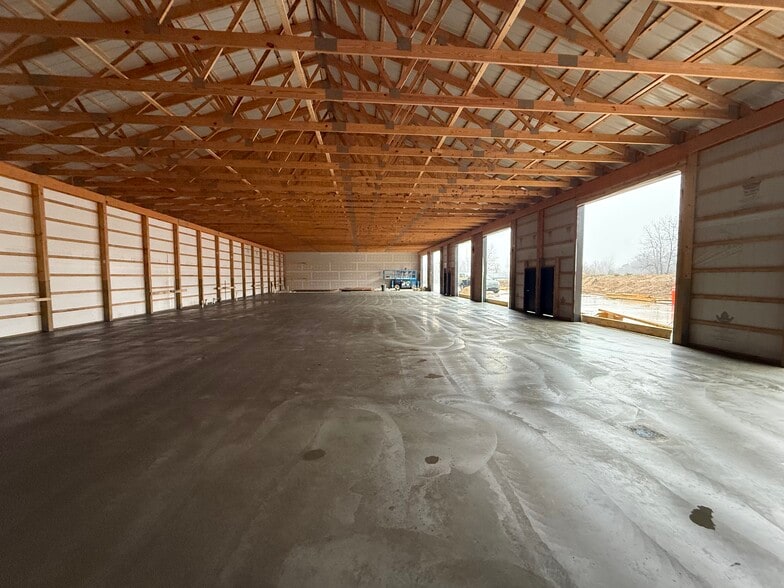 More Photos Of 1000 Enterprise Dr, Hastings Flex For Lease