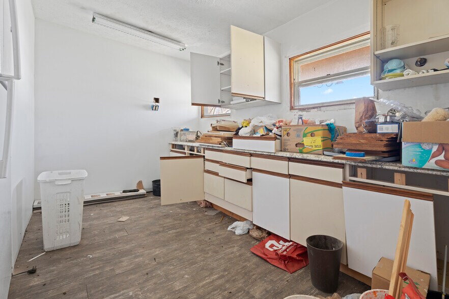 More Photos Of 300 Range St, Marshall Multifamily For Sale