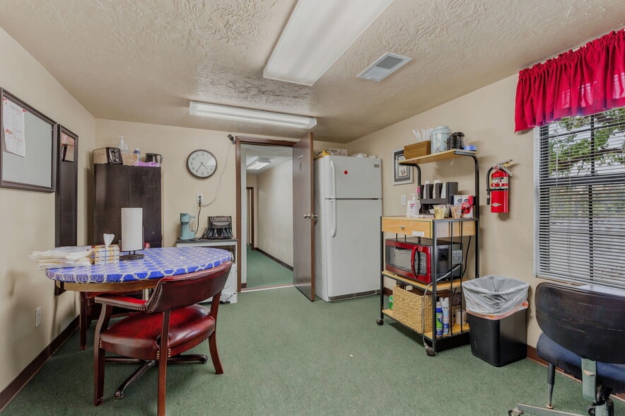 More Photos Of 3401 N Frazier St, Conroe Specialty For Sale