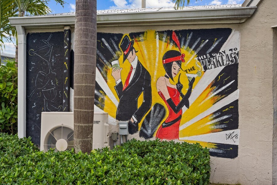 More Photos Of 514 NW Dixie Hwy, Stuart General Retail For Sale