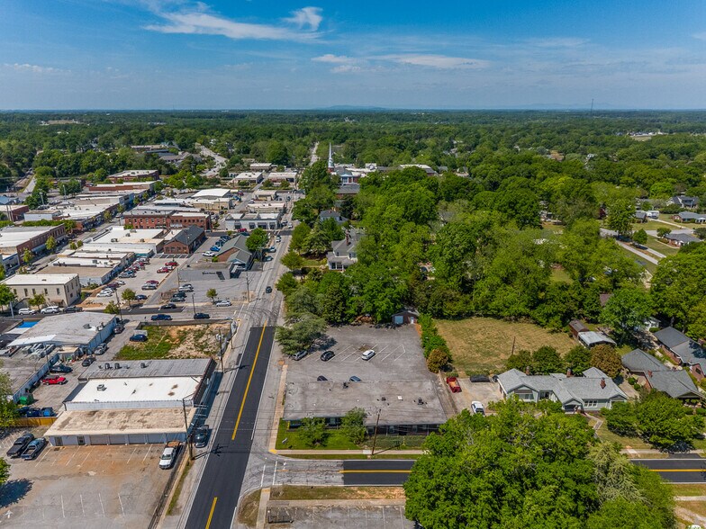 More Photos Of 201 S Weston St, Fountain Inn Office For Sale