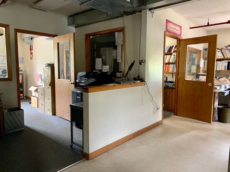 More Photos Of 240 Chestnut St, Liberty Warehouse For Lease