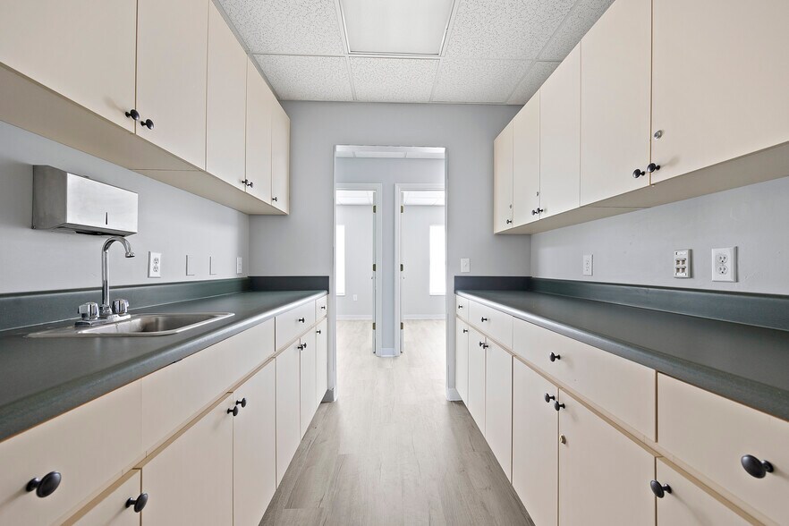 More Photos Of 1283 SW Sr-47, Lake City Medical For Lease