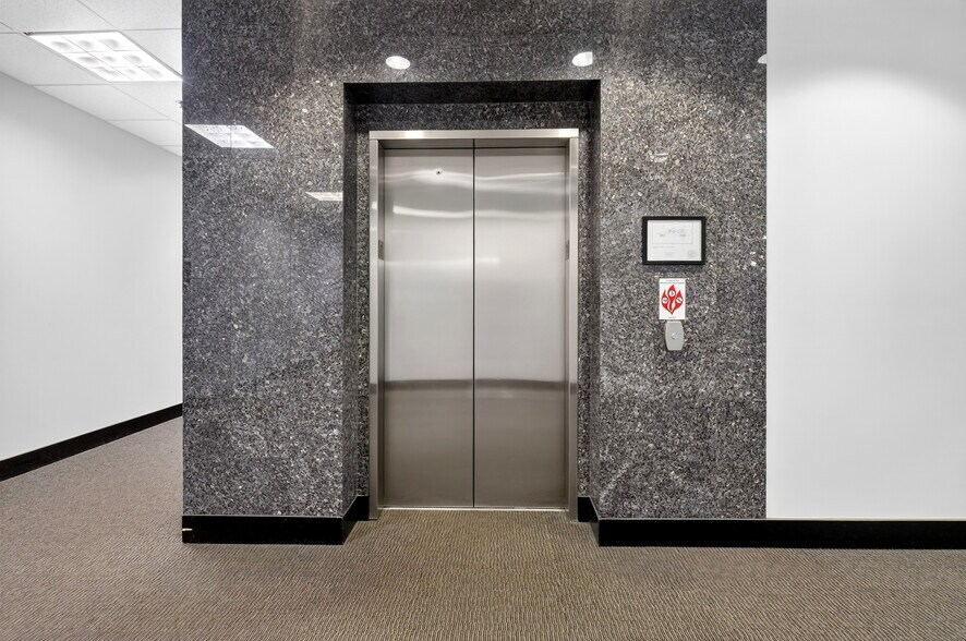 More Photos Of 6200 Metrowest Blvd, Orlando Office For Sale