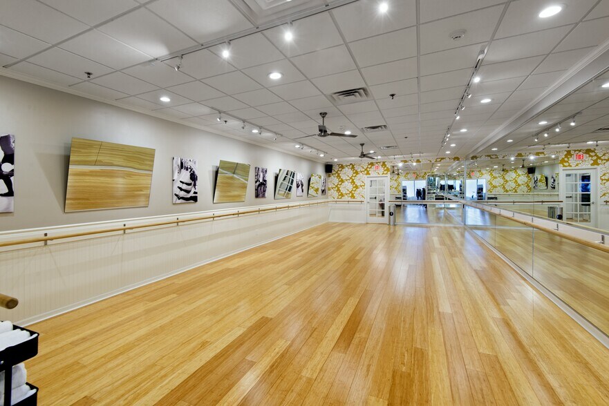 More Photos Of 600 Providence Hwy, Dedham Medical For Lease