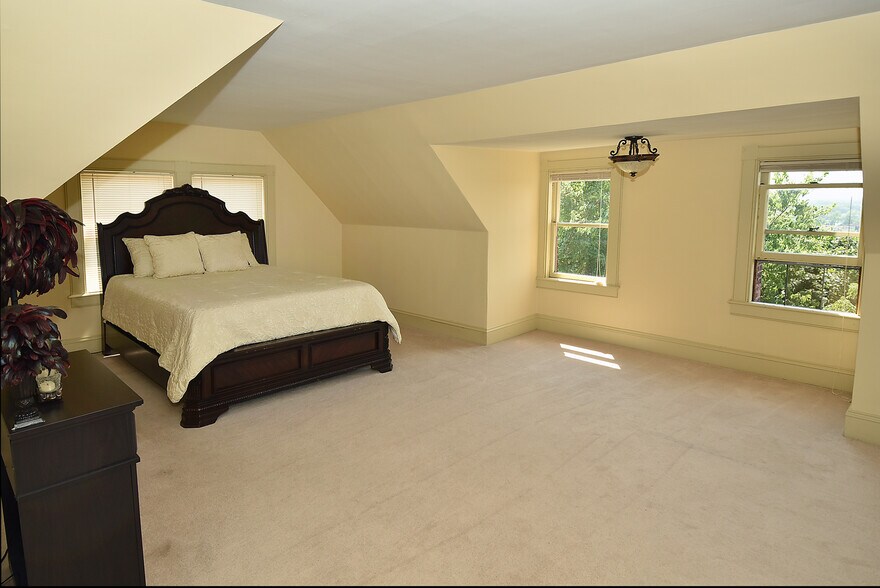 More Photos Of 270 Maple St, Springfield Hospitality For Sale