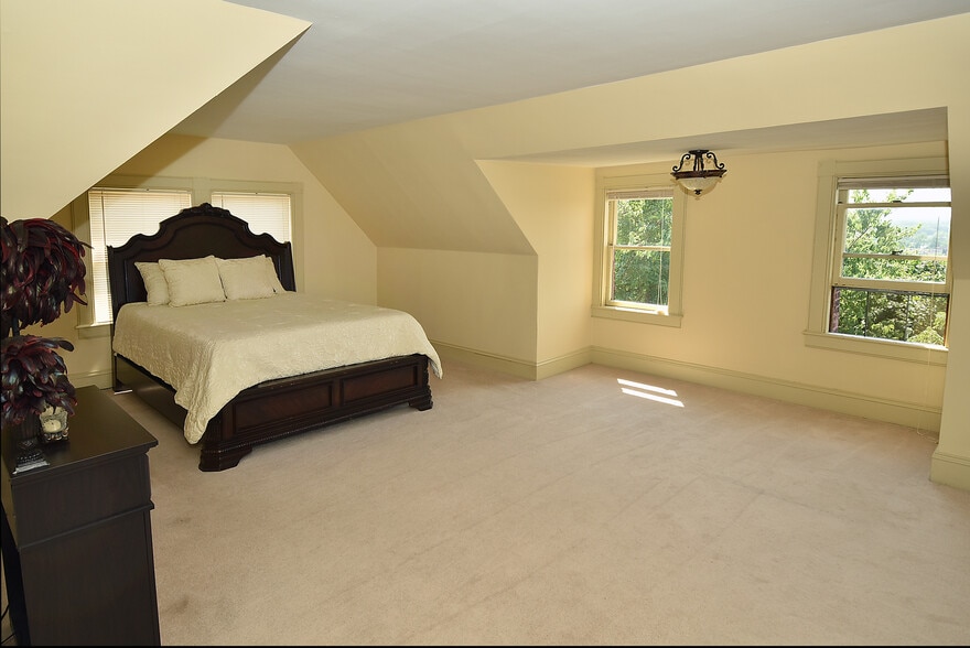 More Photos Of 270 Maple St, Springfield Hospitality For Sale