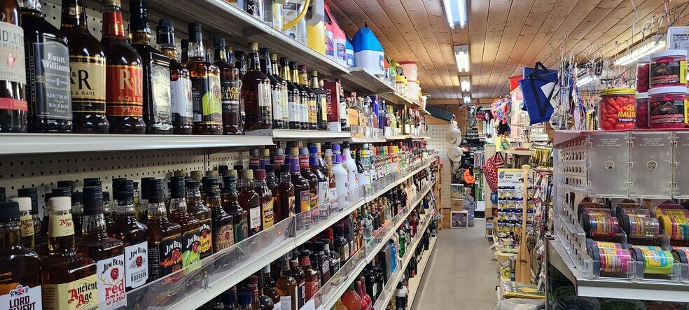 More Photos Of 1232 1st, Sutherland Convenience Store For Sale