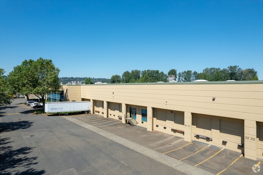 More Photos Of 17600-17680 W Valley Hwy, Tukwila Warehouse For Lease