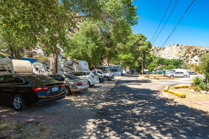 More Photos Of 10645 Soledad Canyon Rd, Santa Clarita Specialty For Sale