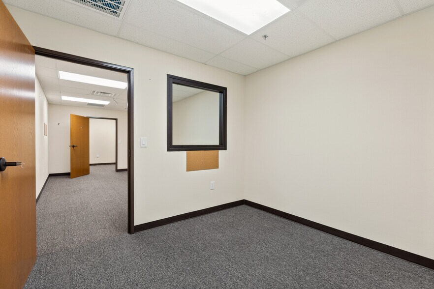 More Photos Of 26243 State Highway 51, Wagoner Medical For Sale