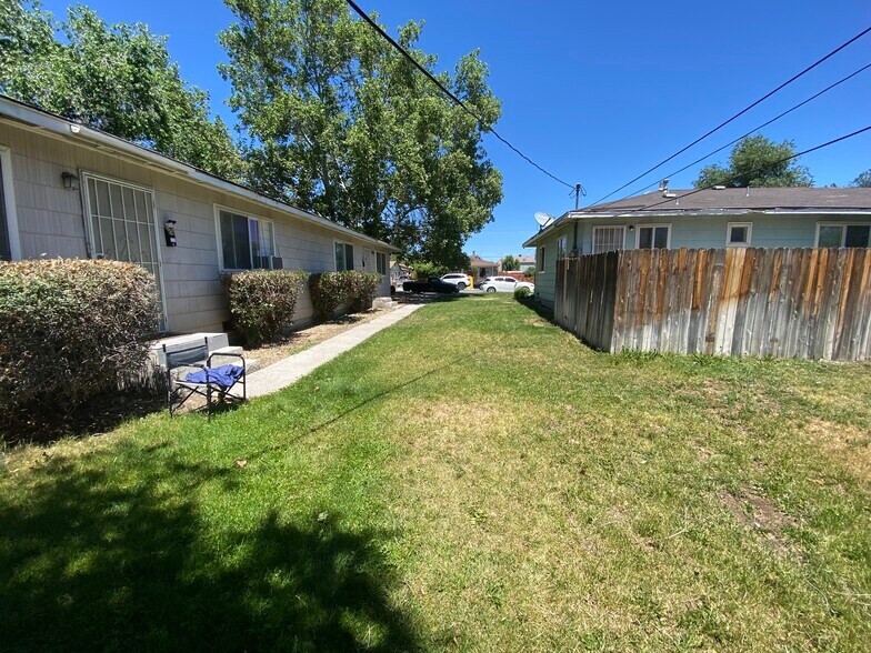 More Photos Of 1947-1949 H St, Sparks Apartments For Sale