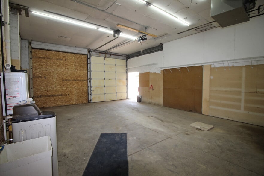 More Photos Of 309 Diamond Ave, Columbia City Industrial For Sale