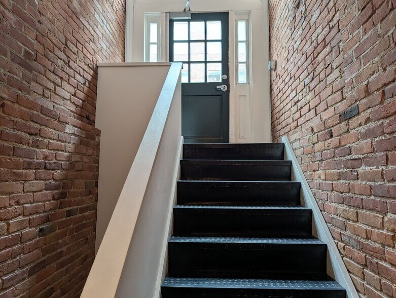More Photos Of 4 University Rd, Cambridge Apartments For Lease