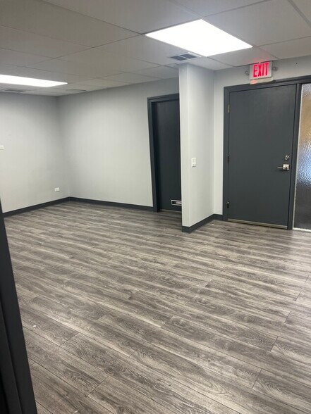 More Photos Of 5133 Washington St, Downers Grove Apartments For Lease