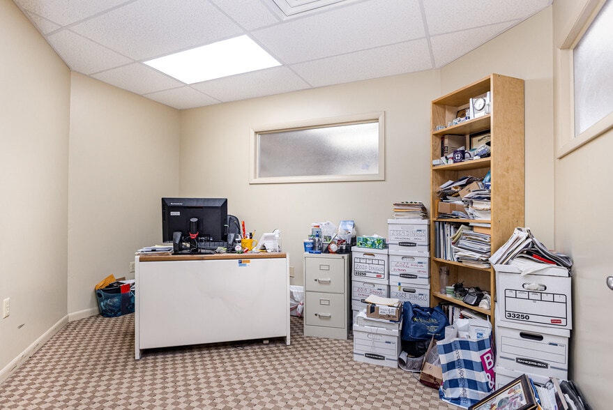 More Photos Of 32 Main St, Scottsville Storefront For Sale