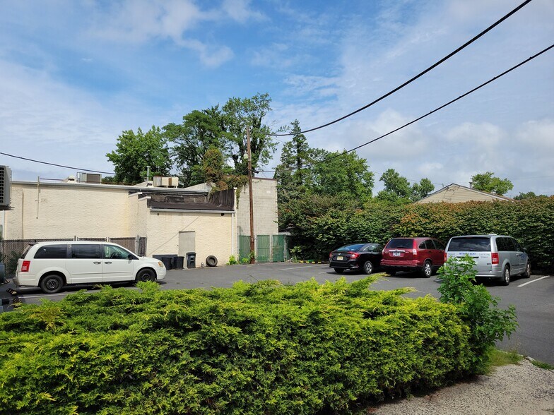 More Photos Of 260 Main St, Keansburg Flex For Lease