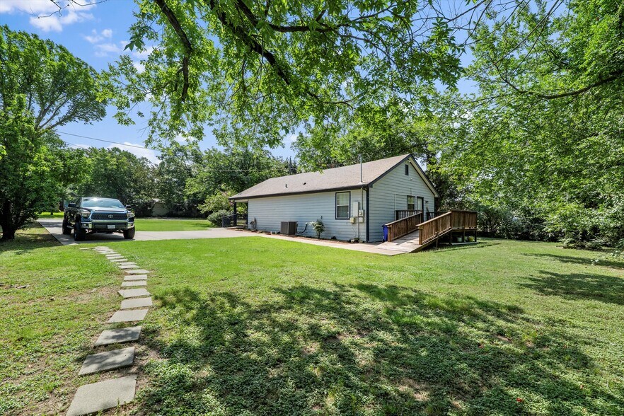 More Photos Of 5017 Colleyville Blvd, Colleyville Office For Sale