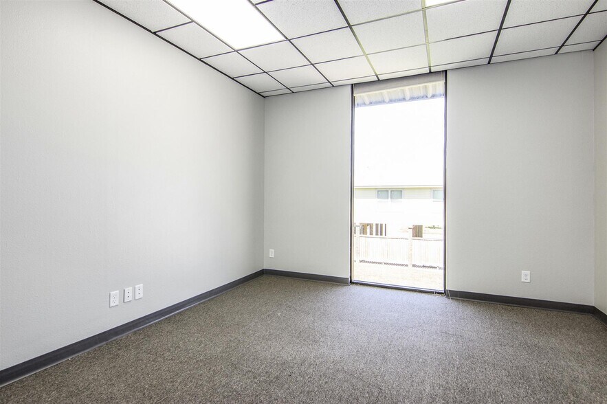 More Photos Of , Kemah Office For Sale