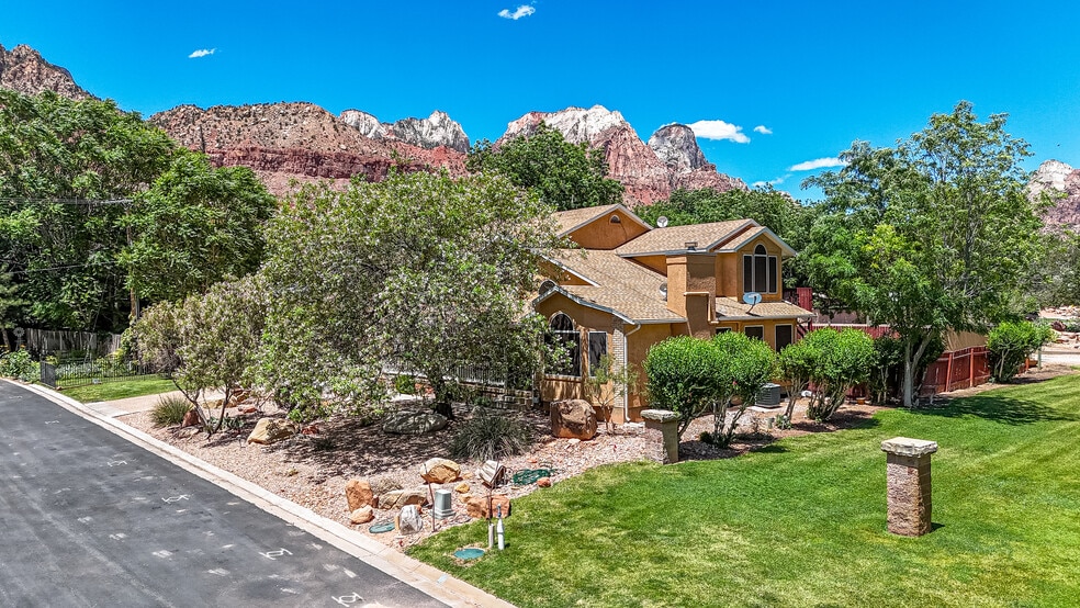 More Photos Of 29 Canyon View Dr, Springdale Hospitality For Sale