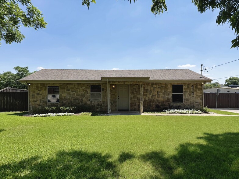 Primary Photo Of 414 N Kealy Ave, Lewisville Office For Sale