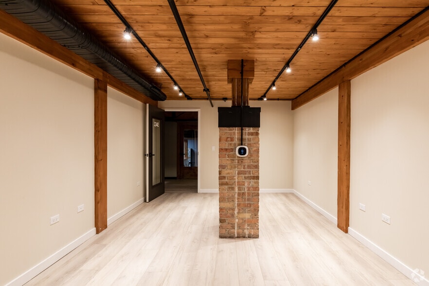 More Photos Of 200-300 E 5th Ave, Naperville Apartments For Lease