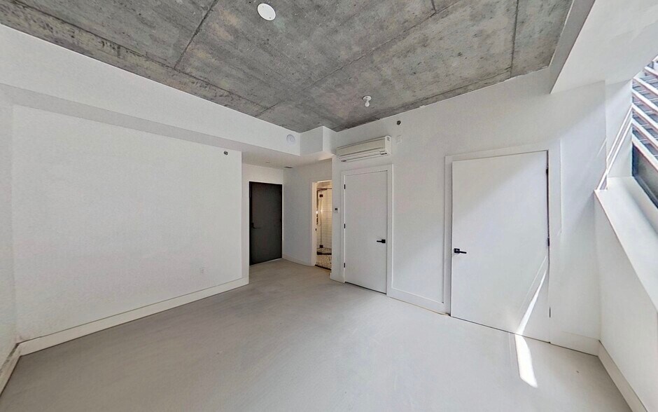 More Photos Of 27 Montrose Ave, Brooklyn Storefront Retail Office For Lease